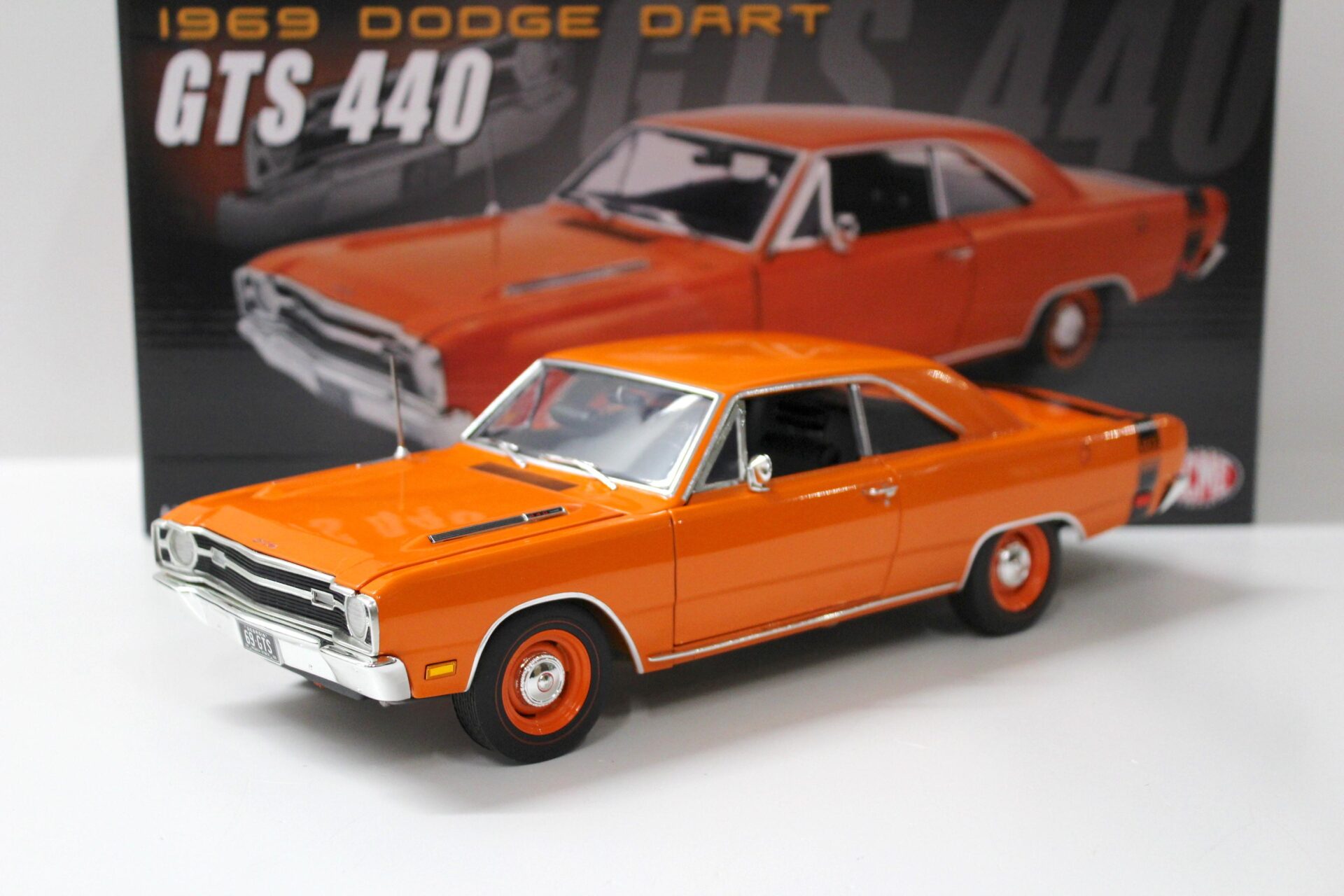 ID 53523 orig 1.jpg 1:18 ACME 1969 Dodge Dart GTS 440 Coupe orange