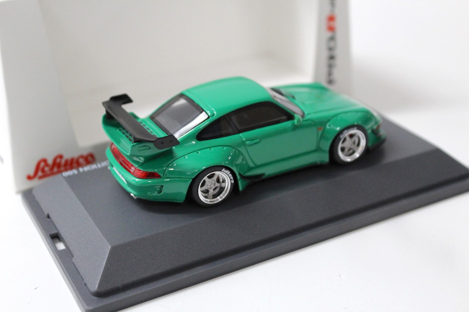 1:43 Schuco Porsche 911 (993) RAUH-Welt RWB 993 green
