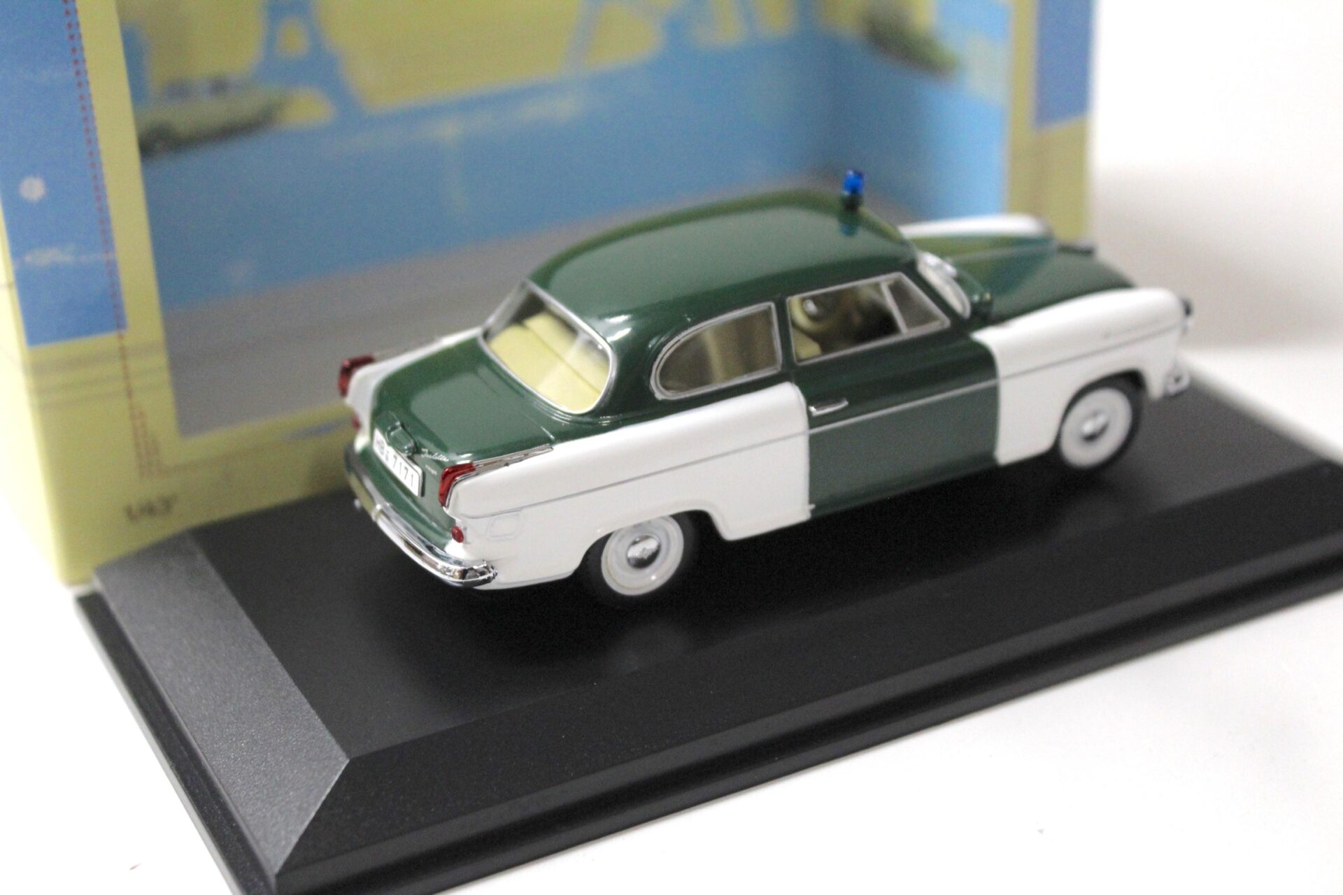 1:43 Norev Borgward Isabella Police green/ white