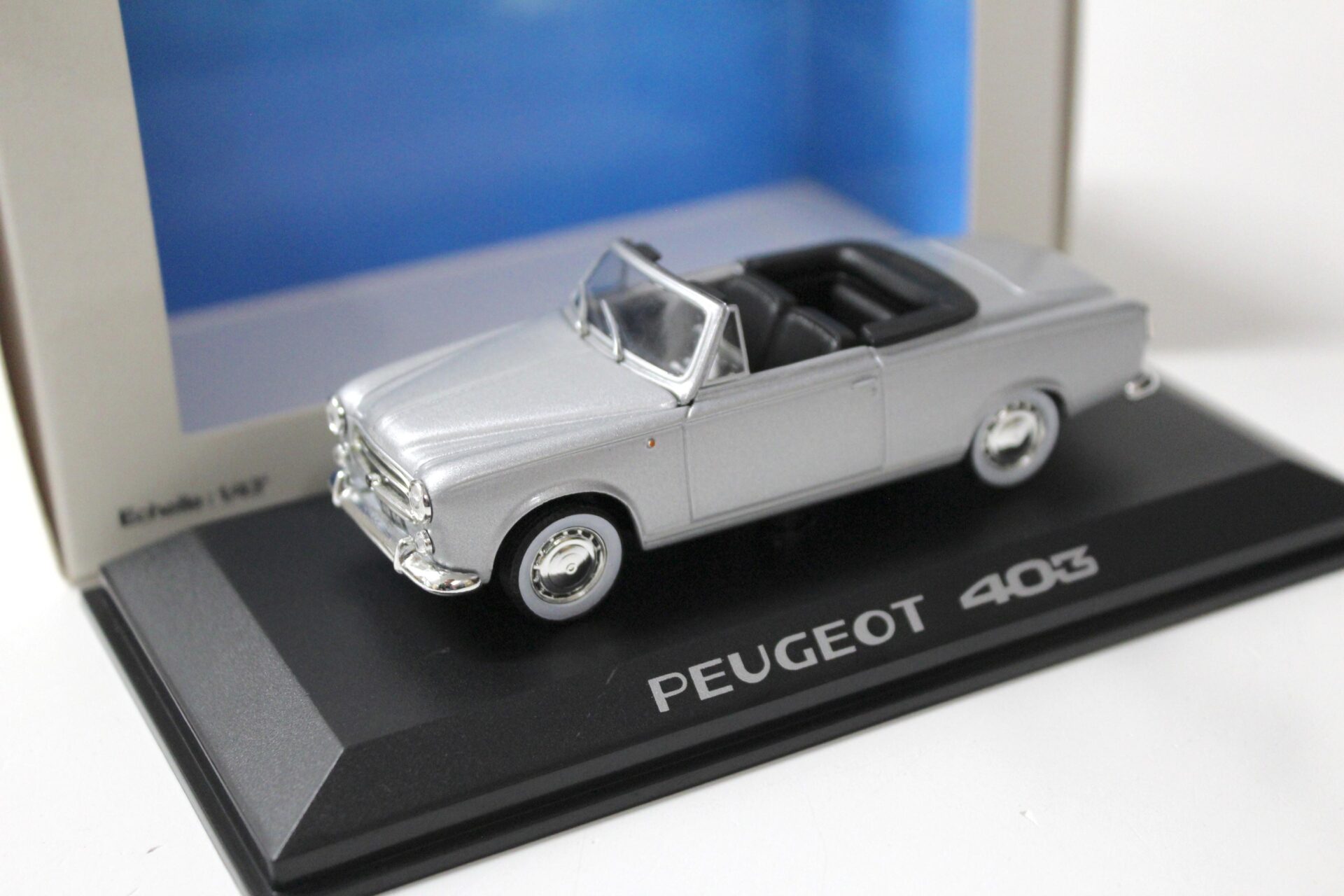 1:43 Norev Peugeot 403 Cabriolet silver