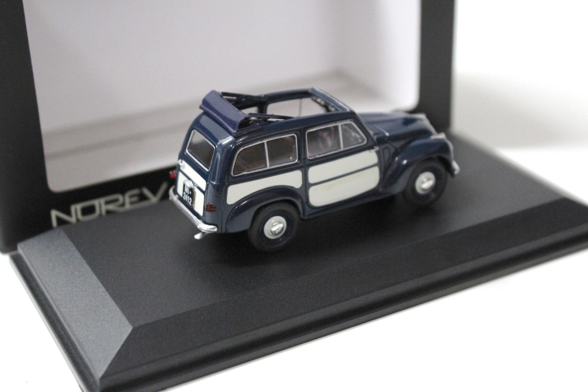 1:43 Norev Fiat 500C Belvedere dark blue/ white