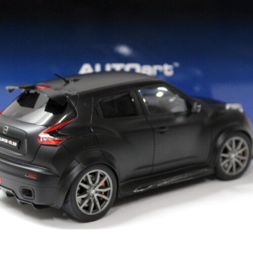 1:18 AUTOart Nissan Juke R 2.0 matt black 2016