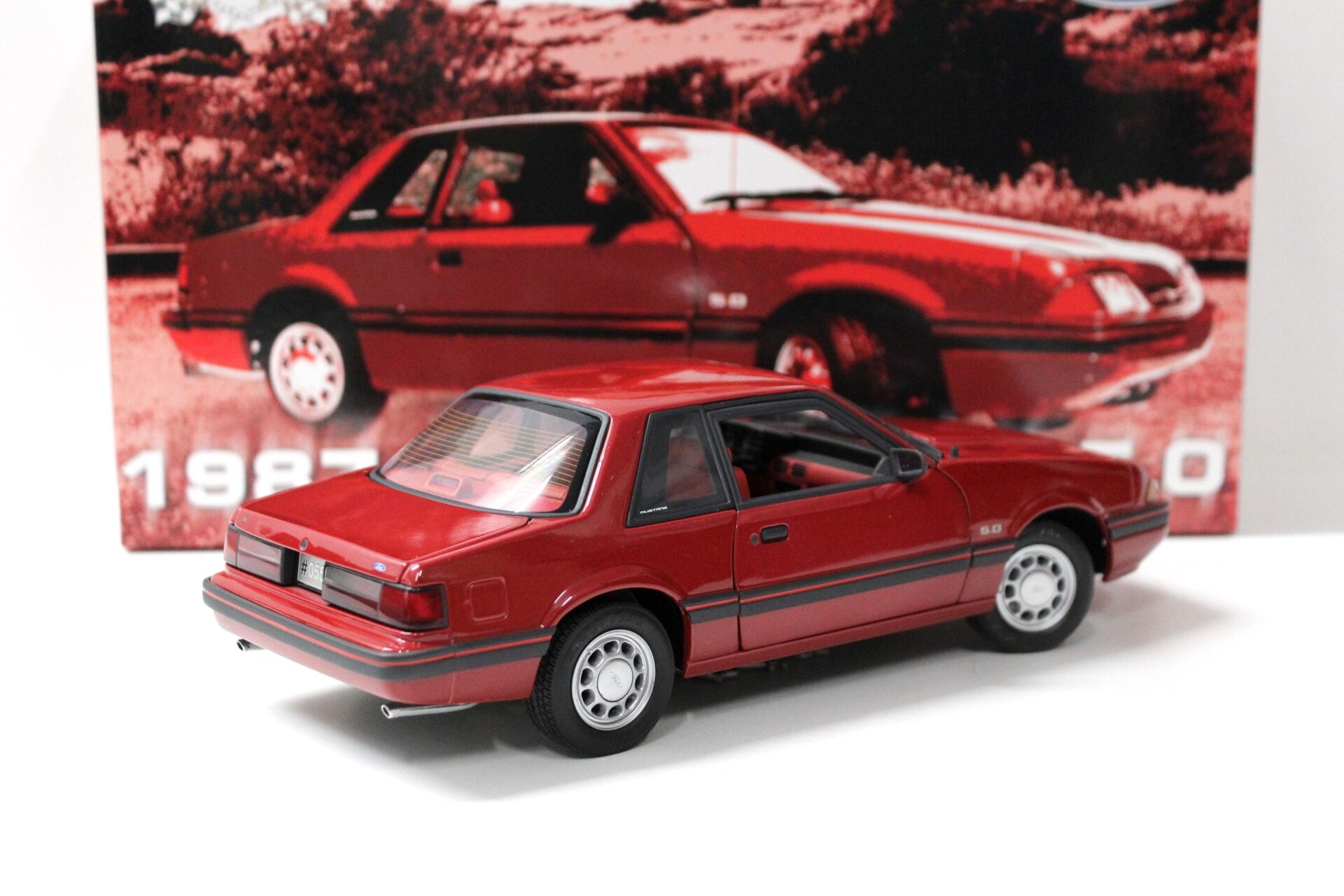 1:18 GMP 1987 Ford Mustang LX 5.0 Coupe red metallic
