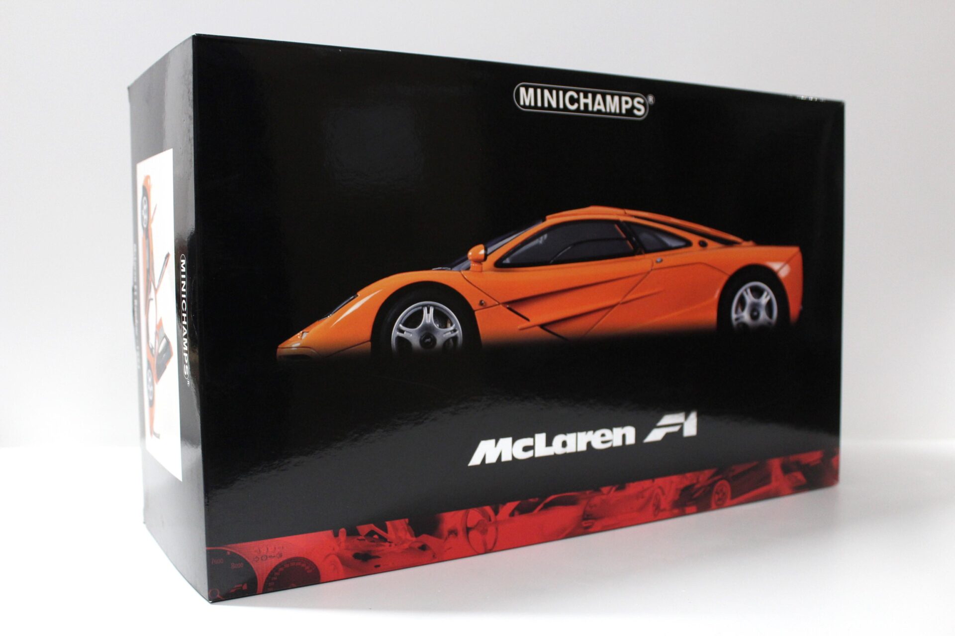 1:12 Minichamps McLaren F1 Roadcar 1994 orange