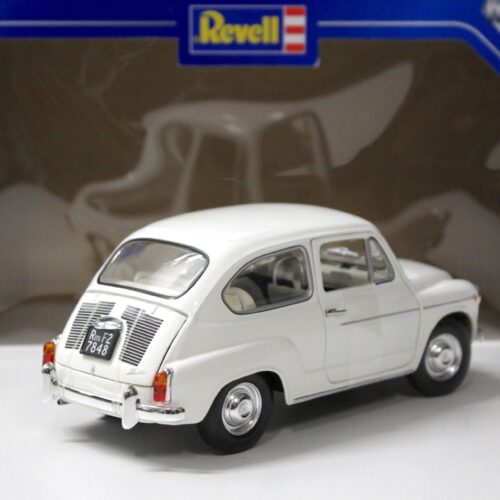 1:18 Revell Fiat 600 D white