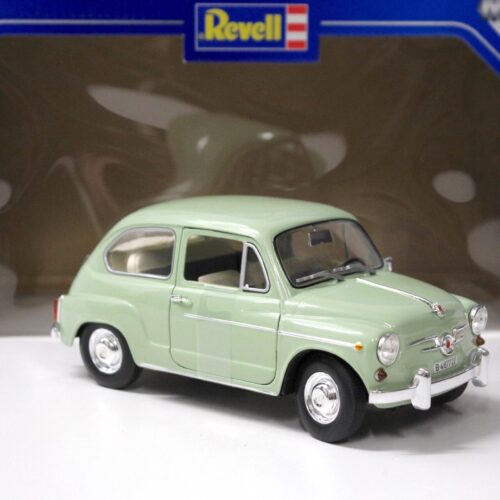 1:18 Revell Seat 600 D light green