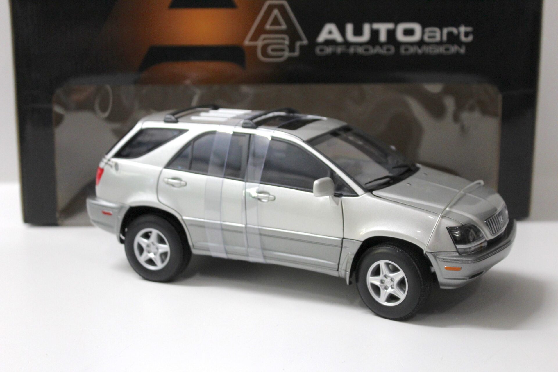 1:18 AUTOart Lexus RX300 silver metallic
