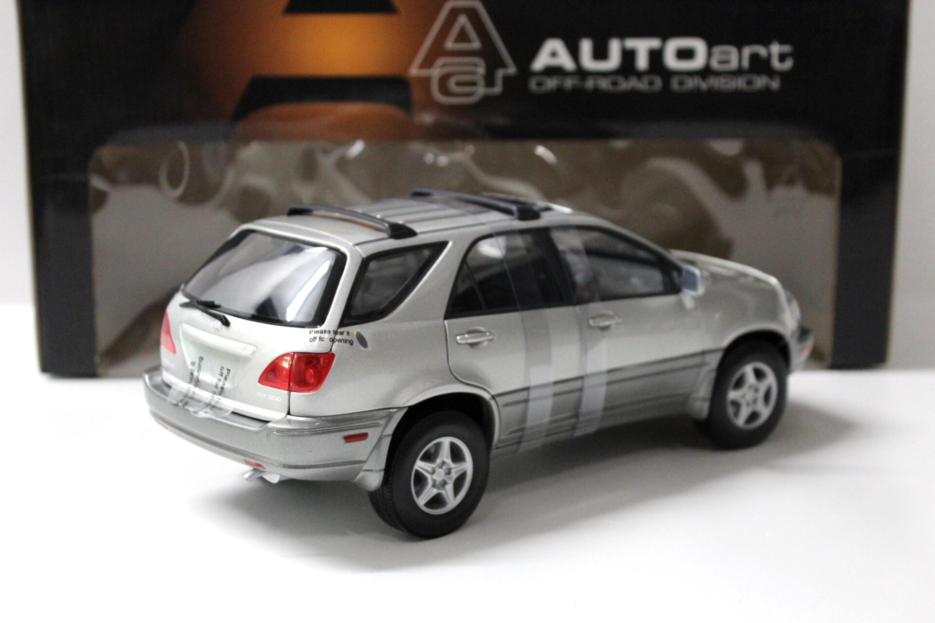 1:18 AUTOart Lexus RX300 silver metallic