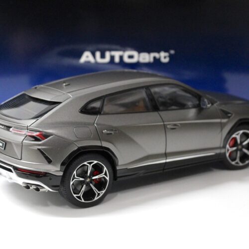 1:18 AUTOart Lamborghini Urus 2018 Grigio Titans/ matt grey