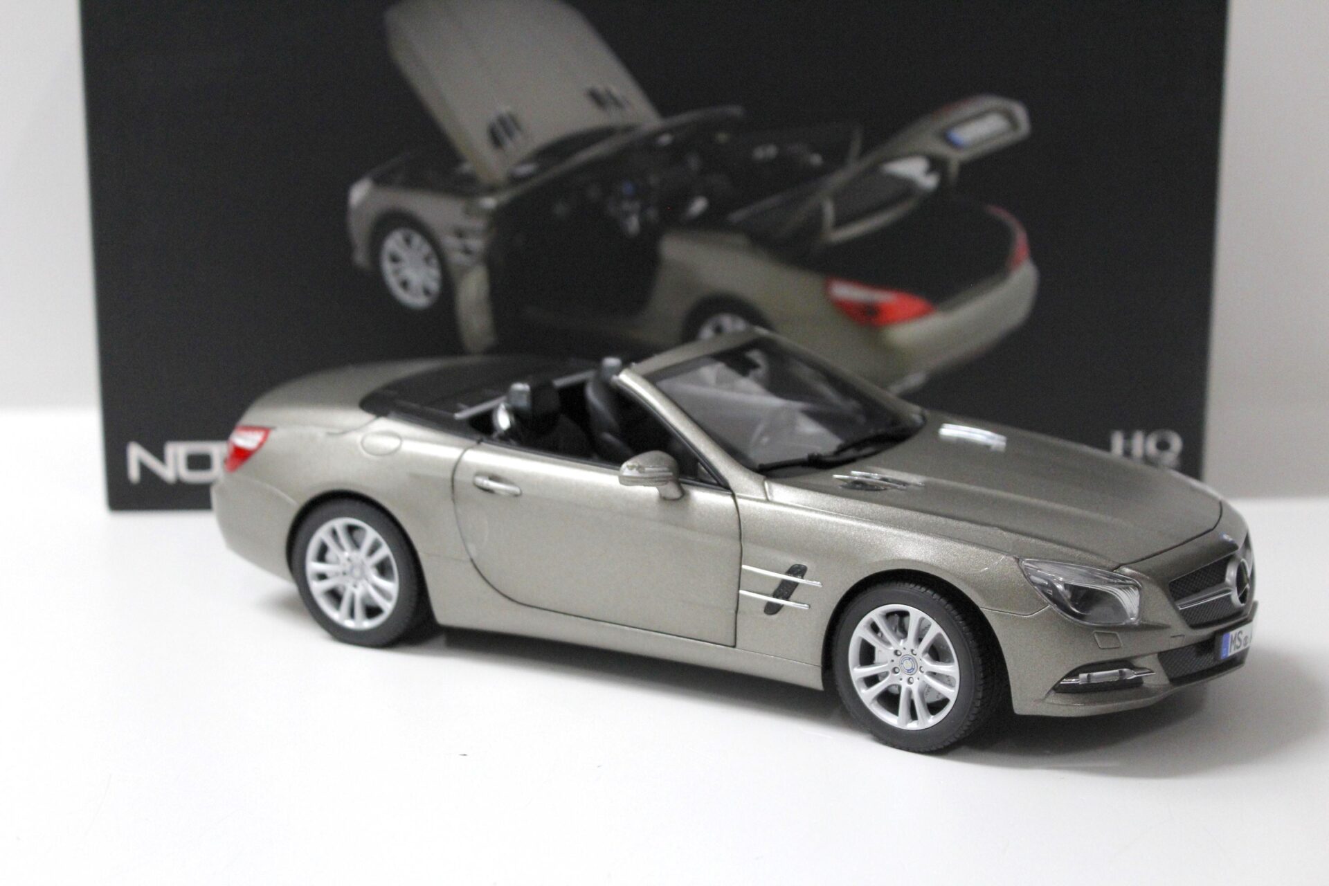 1:18 Norev Mercedes SL 500 R231 dark grey matt 2012