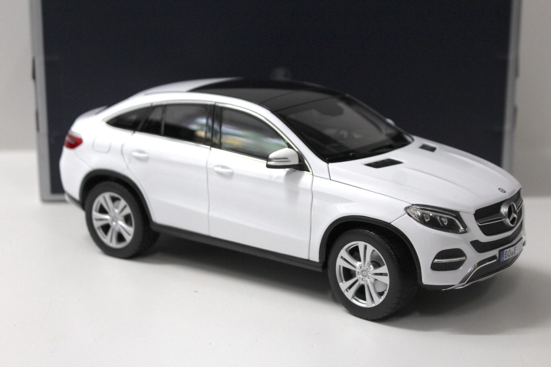 1:18 Norev Mercedes GLE Coupe 2015 white