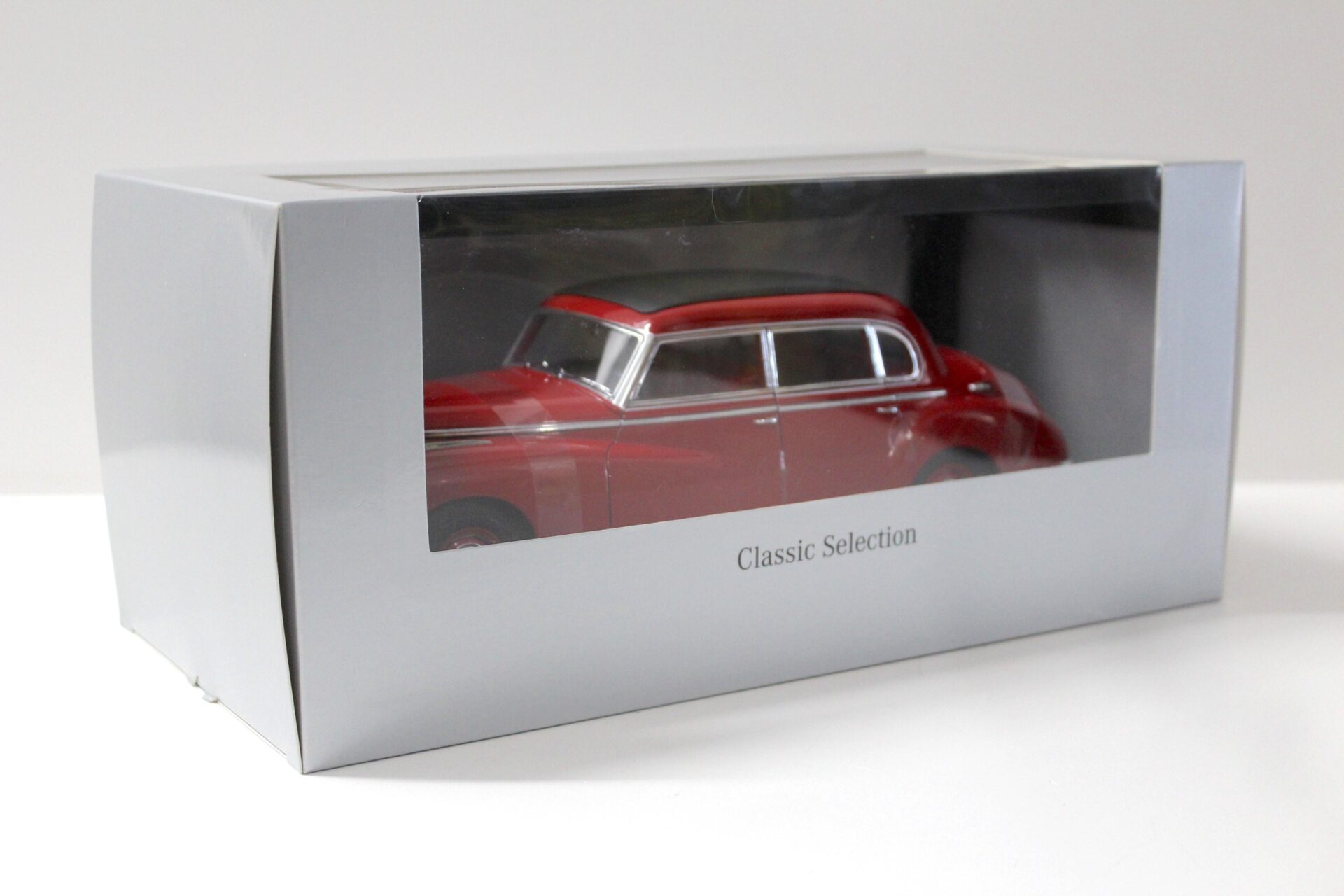 1:18 Norev Mercedes Typ 300 red 1955 DEALER VERSION