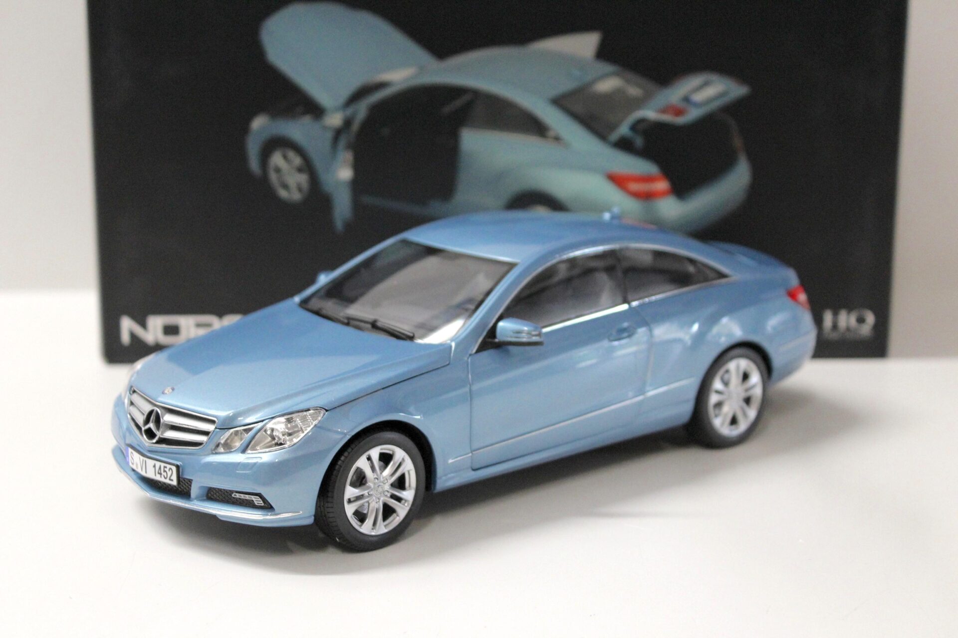 1:18 Norev Mercedes E500 E-Class Coupe Indigolith blue metallic 2009