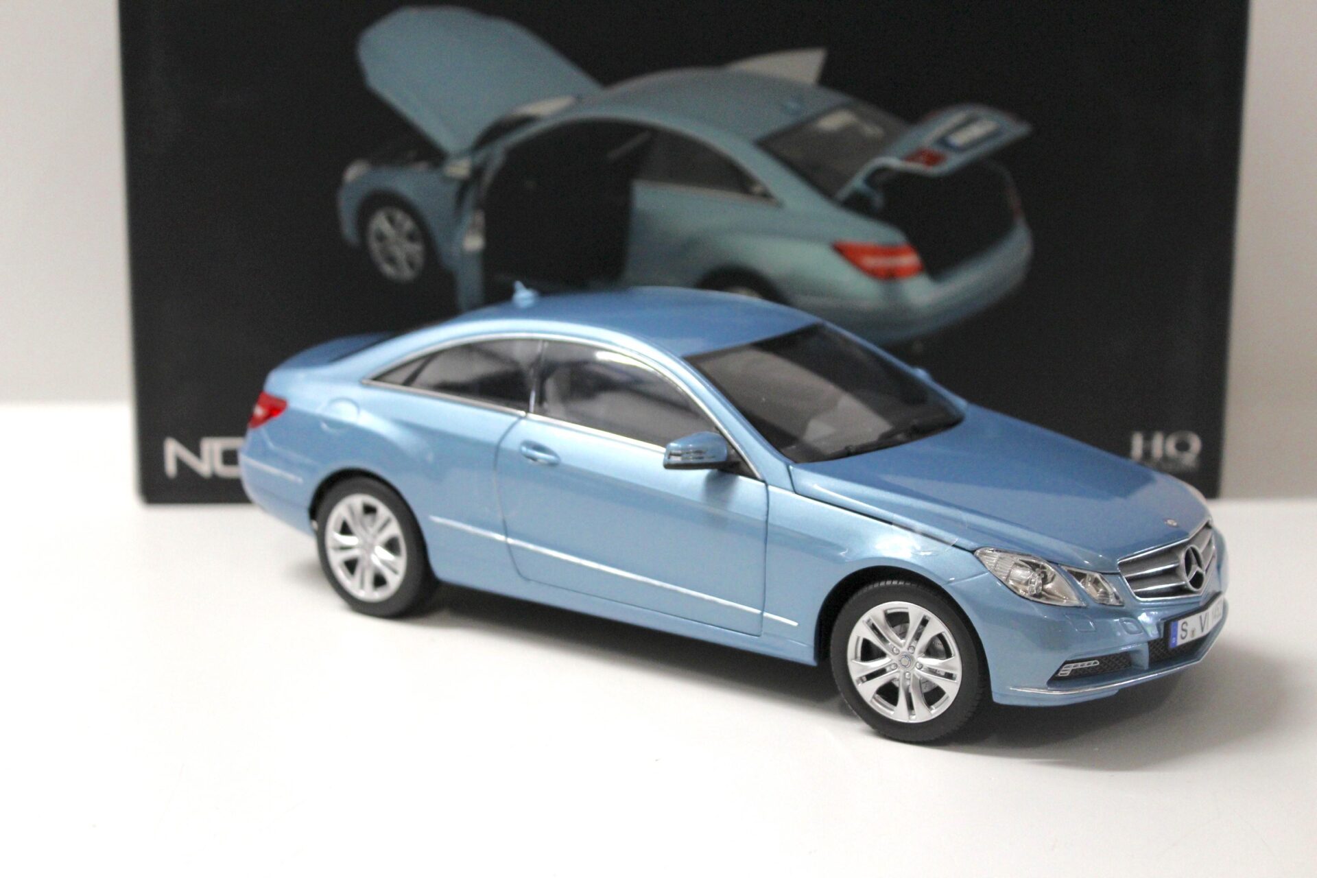 1:18 Norev Mercedes E500 E-Class Coupe Indigolith blue metallic 2009