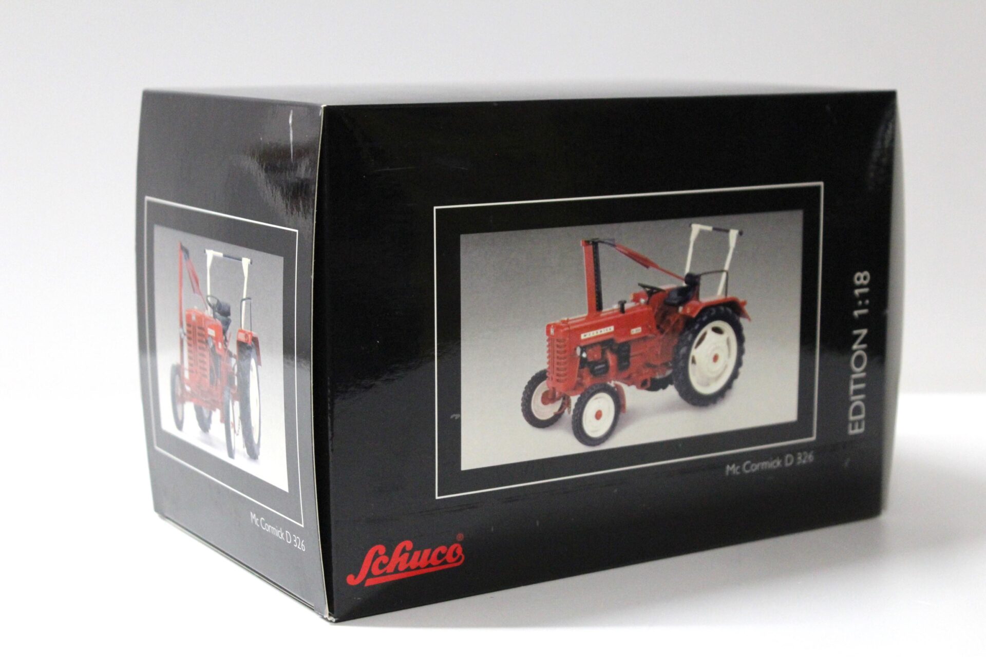 1:18 Schuco Mc Cormick D 326 Traktor red