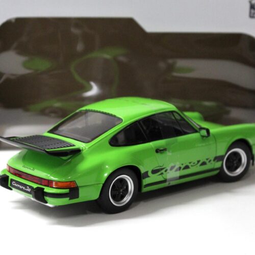 1:18 Solido Porsche 911 (930) Carrera 3.2 Coupe green/ black 1984