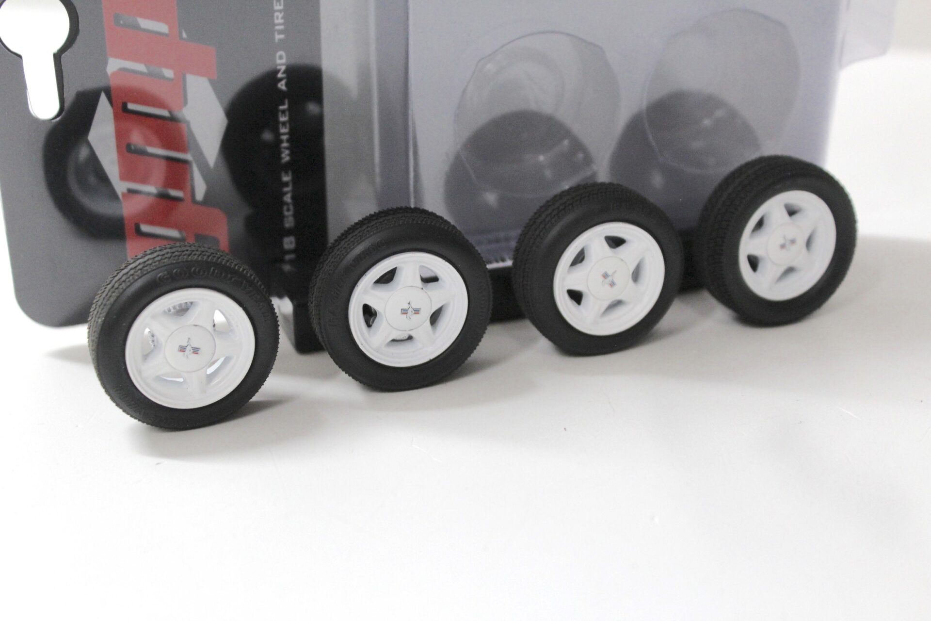 1:18 GMP Ford Mustang Pony turbine wheel & Tire Set white