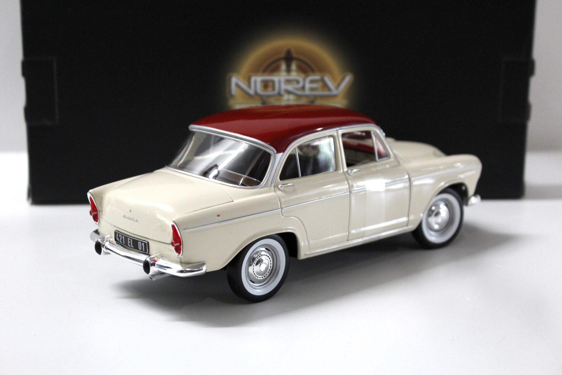 1:18 Norev Simca Aronde P60 Montlhery beige/ red