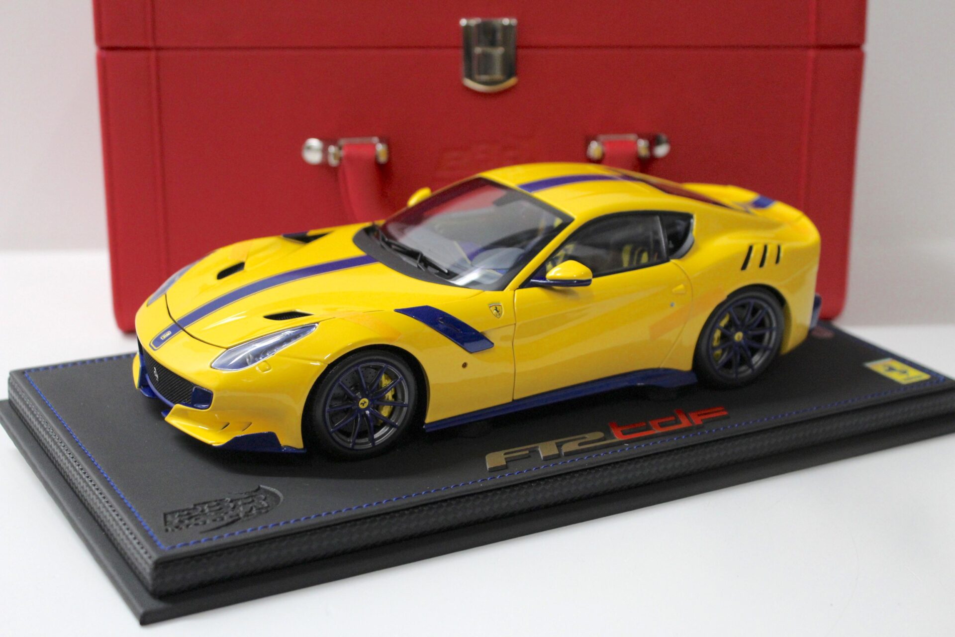 1:18 BBR Ferrari F12 TDF Modena yellow/ blue FULL OPENING Limited 100 pcs.