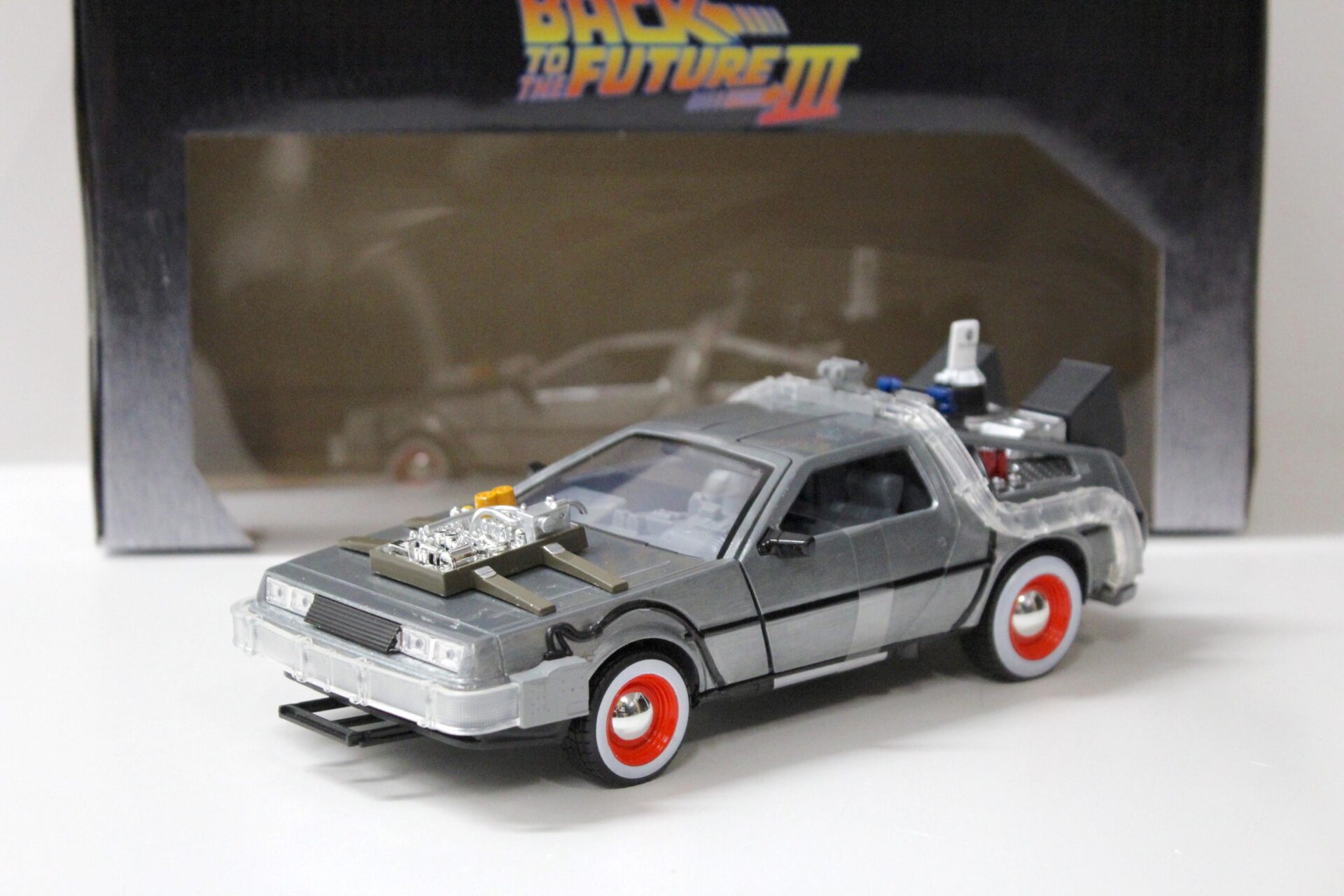 1:24 Jada Toys Delorean DMC-12 Time Machine Back to The Future III