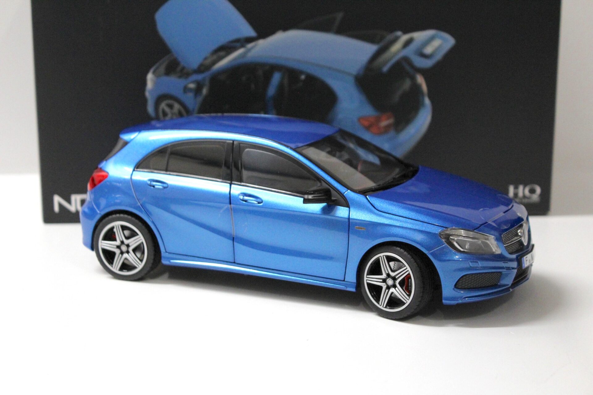 1:18 Norev Mercedes A-Klasse A250 Sport 2012 blue metallic