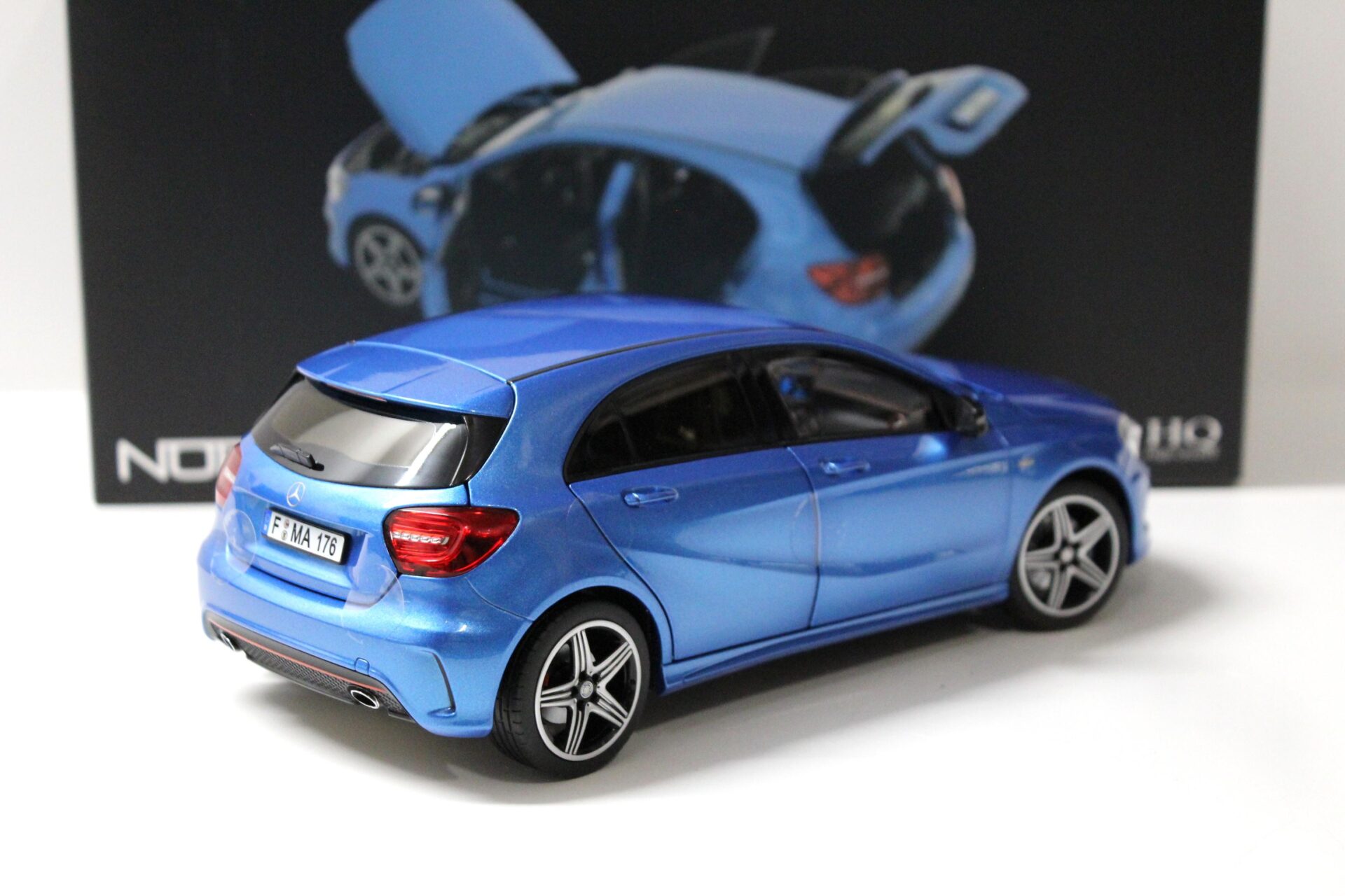 1:18 Norev Mercedes A-Klasse A250 Sport 2012 blue metallic