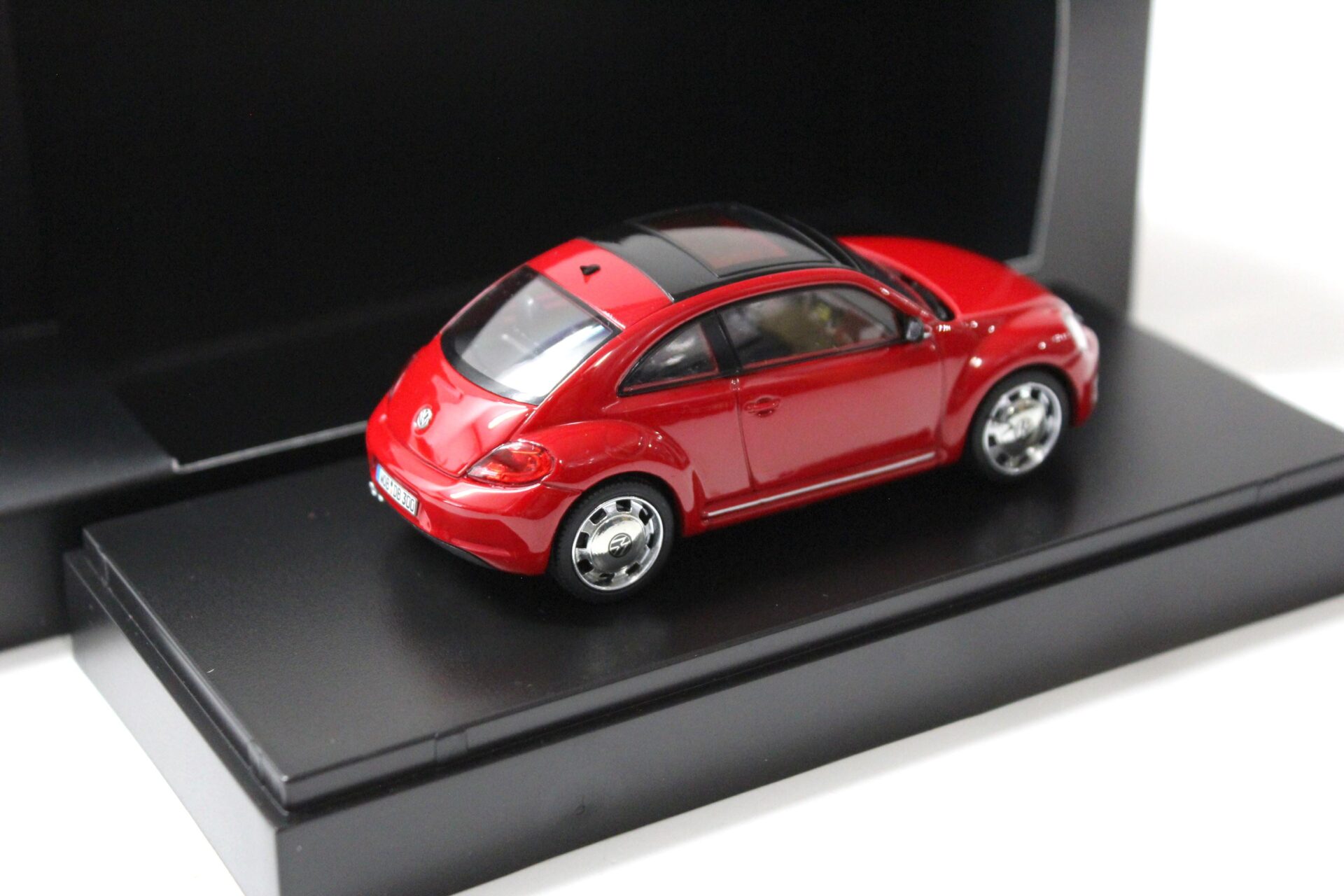 1:43 Schuco VW Beetle "The Beetle" 2012 red DEALER VERSION