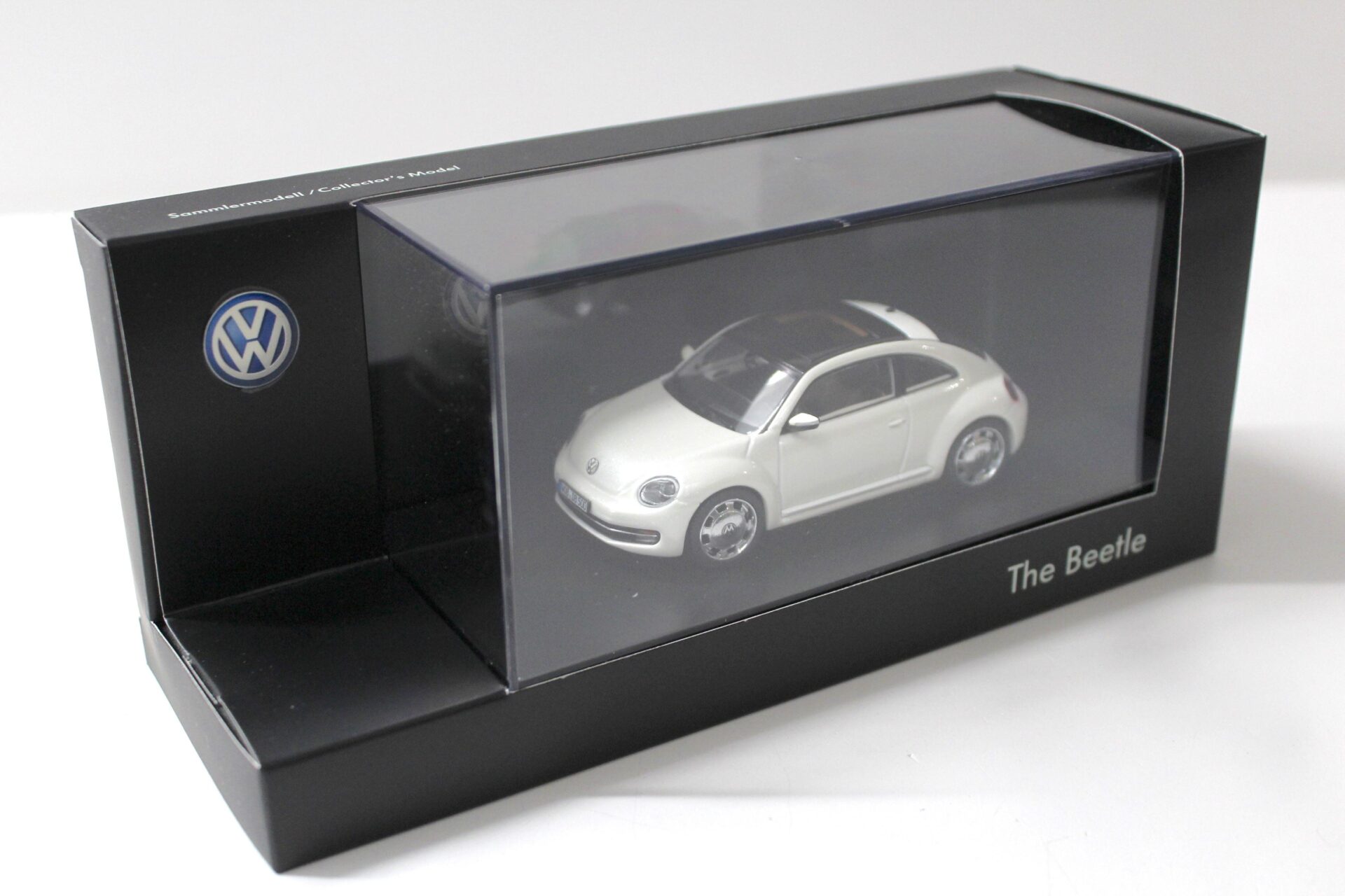 1:43 Schuco VW Beetle "The Beetle" 2012 white DEALER VERSION