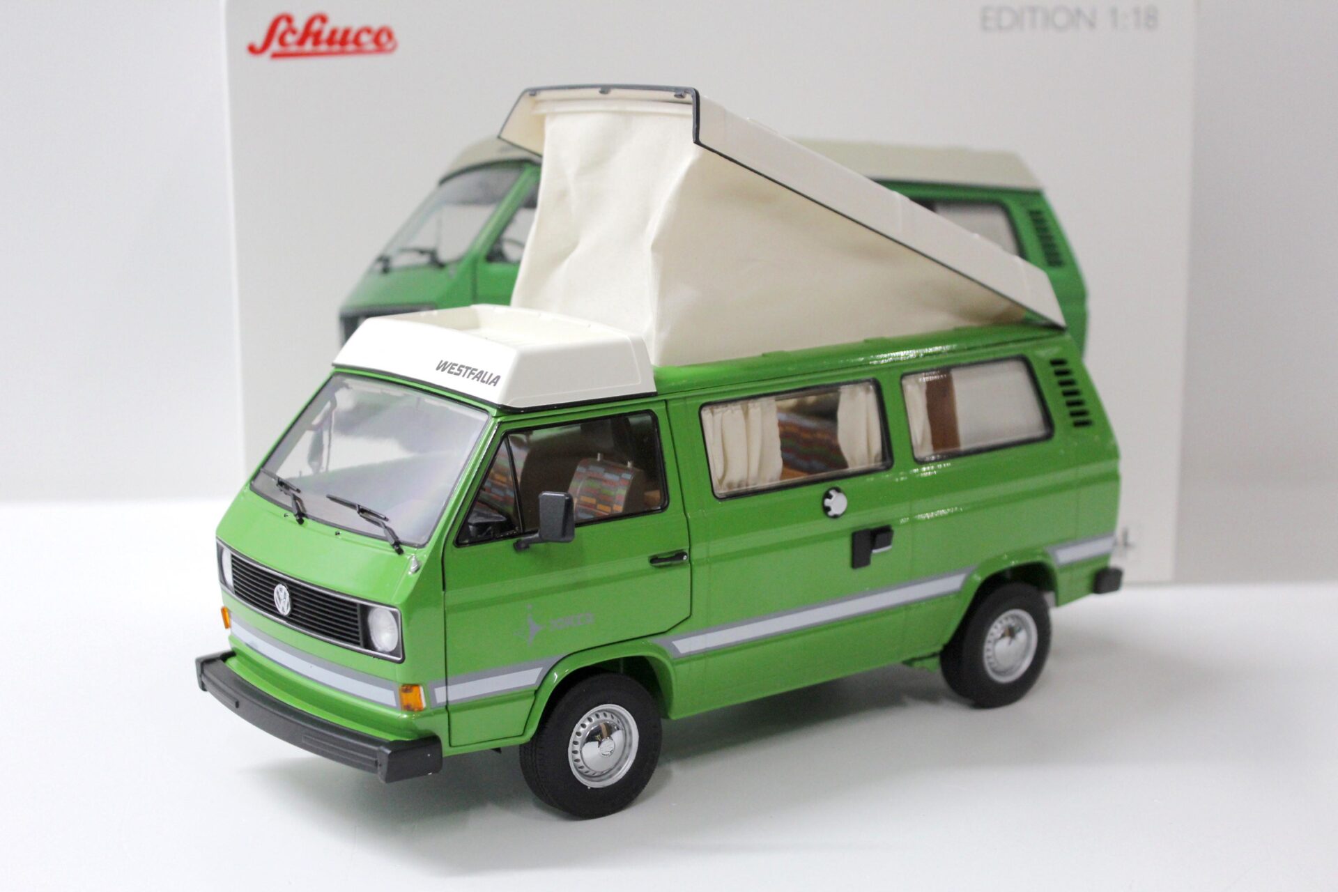 1:18 Schuco VW T3a T3 "JOKER" Campingbus Camper mit Faltdach Westfalia green