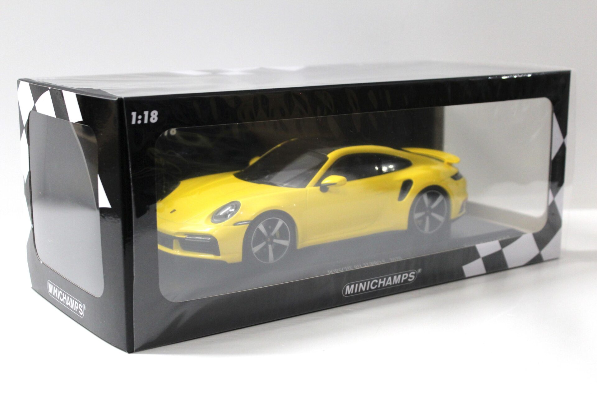 1:18 Minichamps Porsche 911 (992) Turbo S Coupe 2020 yellow