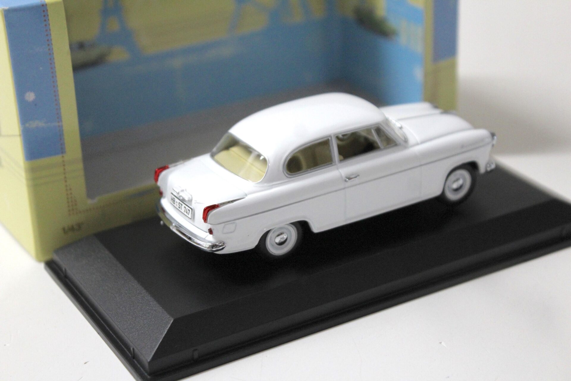 1:43 Norev Borgward Isabella Limousine white
