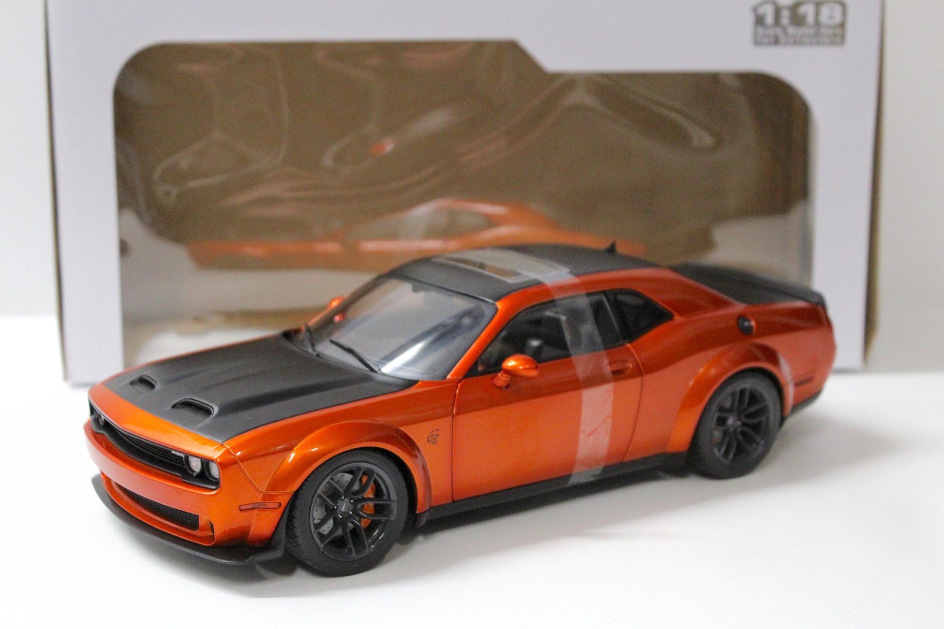 1:18 Solido Dodge Challenger SRT Hellcat Redeye Widebody orange/ black