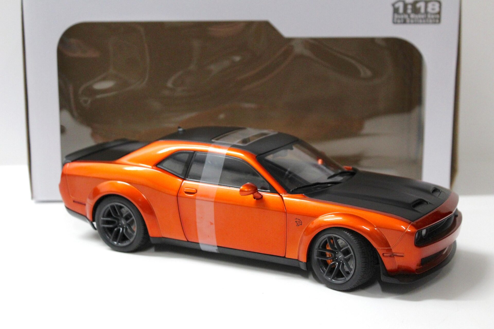 1:18 Solido Dodge Challenger SRT Hellcat Redeye Widebody orange/ black