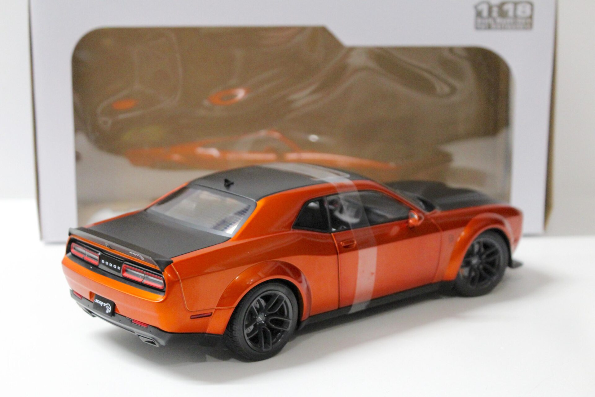1:18 Solido Dodge Challenger SRT Hellcat Redeye Widebody orange/ black
