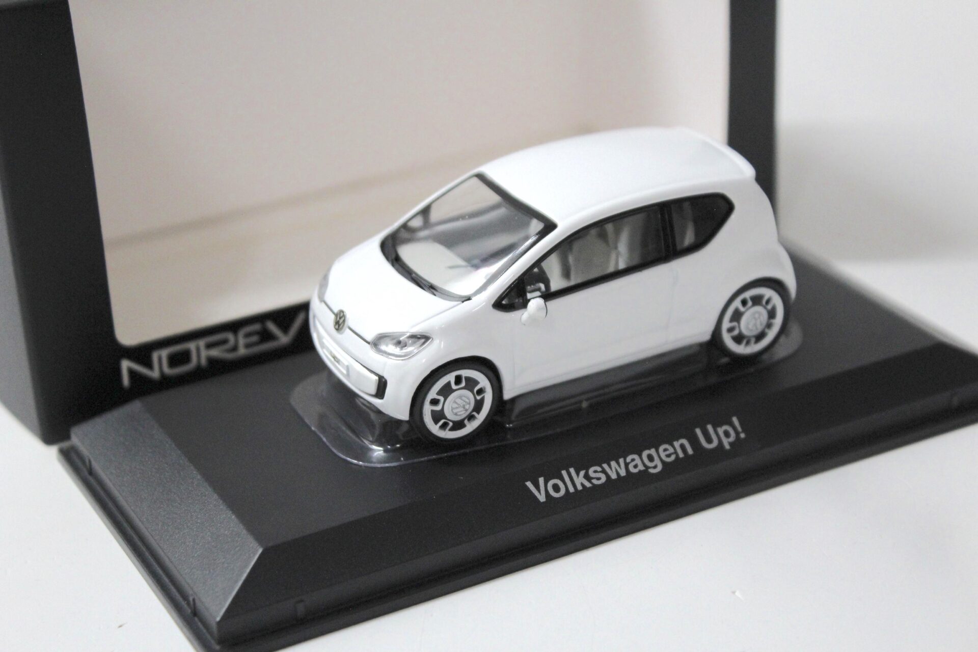 1:43 Norev Volkswagen VW UP! white 2007