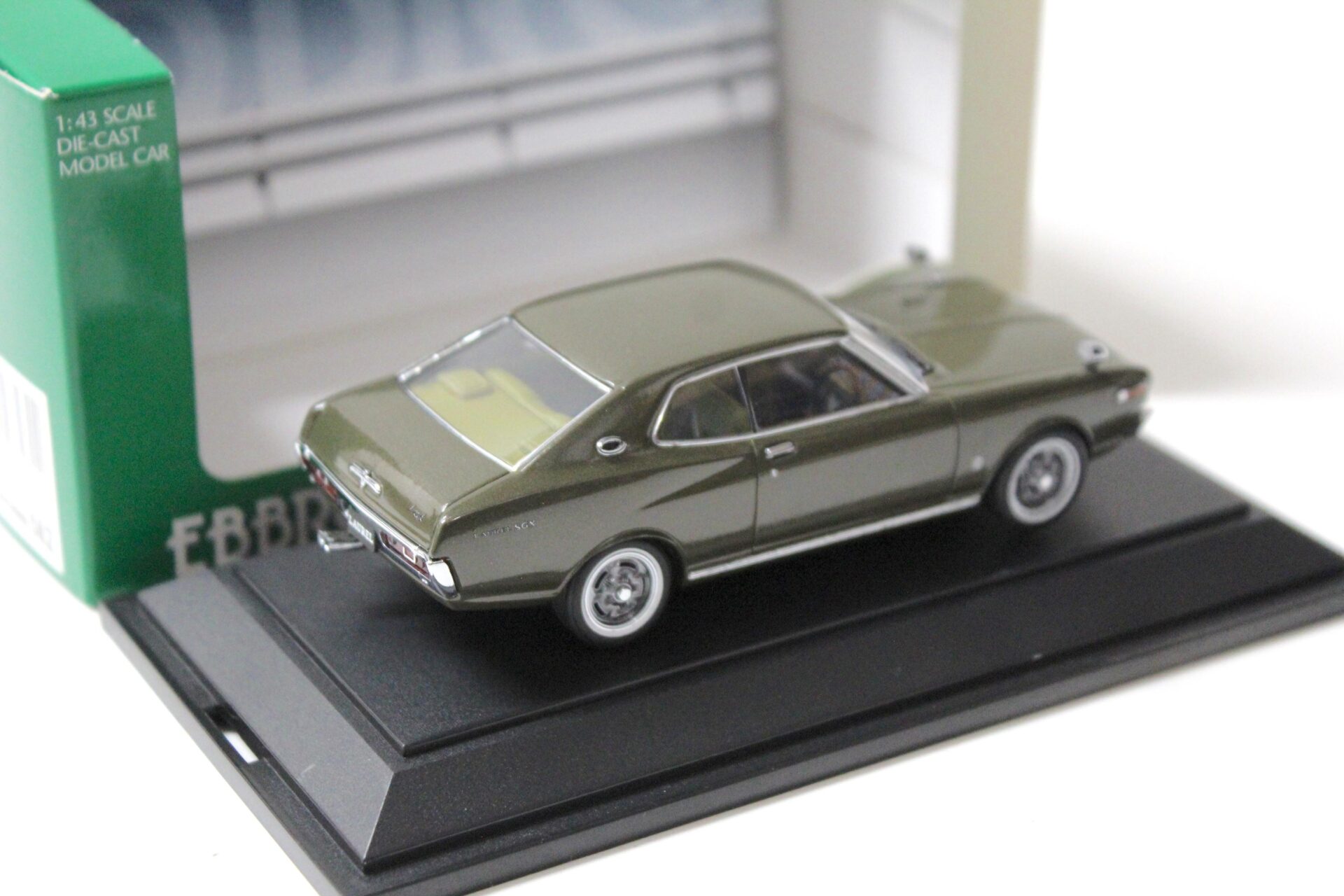 1:43 Ebbro Nissan Laurel Hardtop SGX Coupe 1972 green-grey metallic