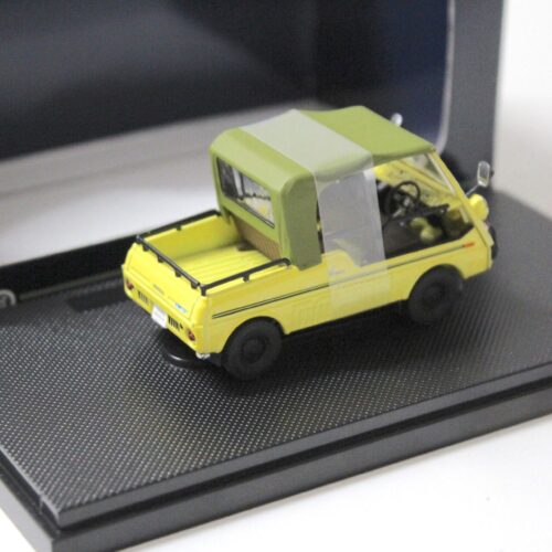 1:43 Ebbro Vamos Honda 4 yellow/ green Top 1970 - Image 2