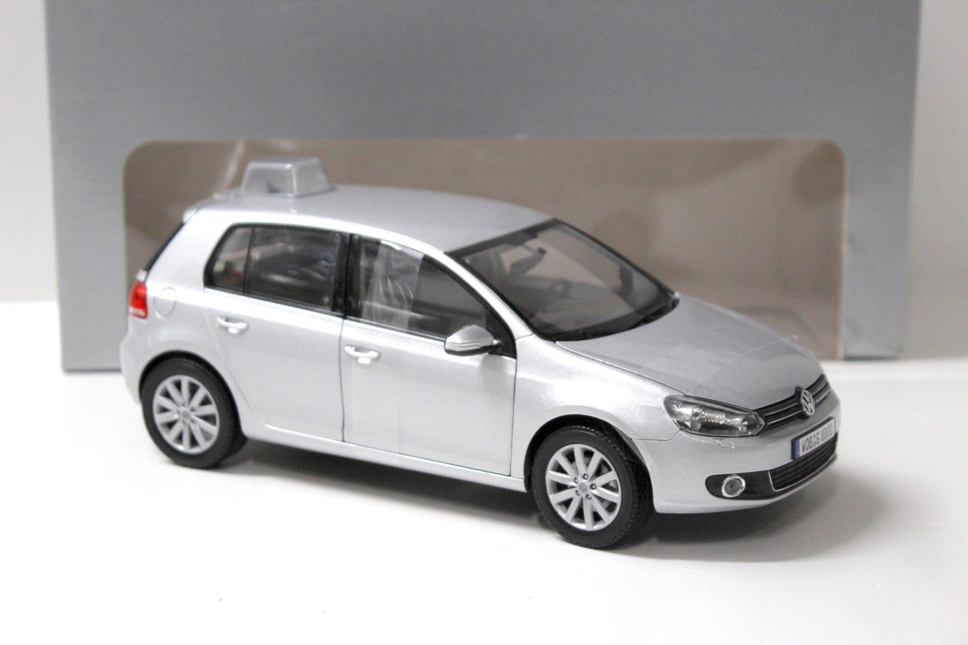 1:18 Norev VW Golf 6 VI silver DEALER VERSION