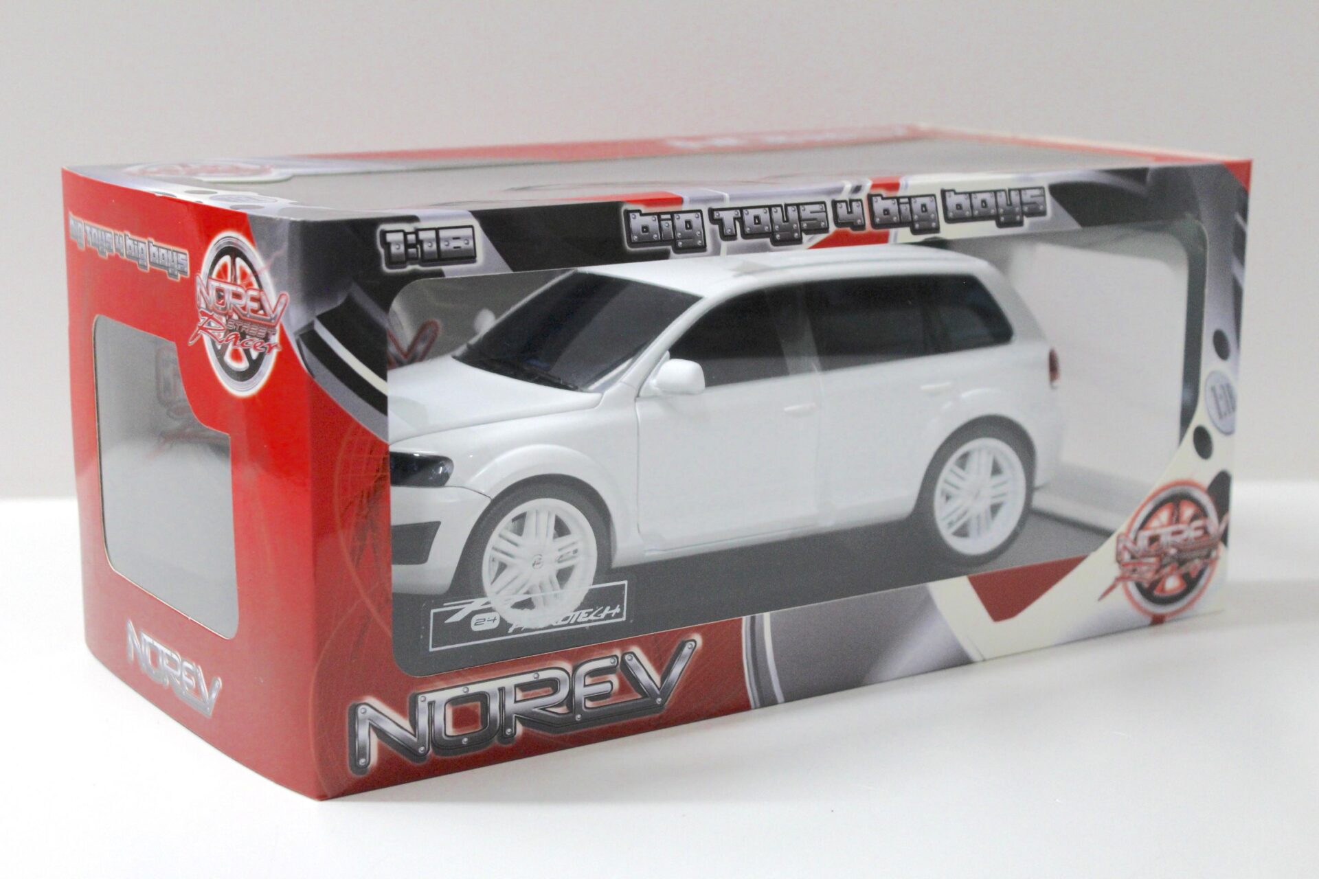 1:18 Norev VW Touareg P24 by Parotech matt white 2008