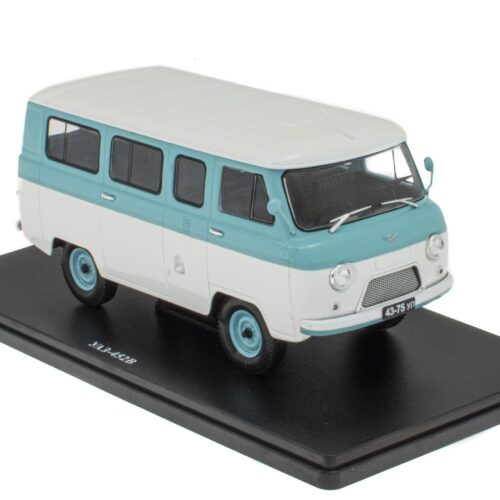 1:24 Hachette East Legendary UAZ-452V Bus Van blue/ white 1965