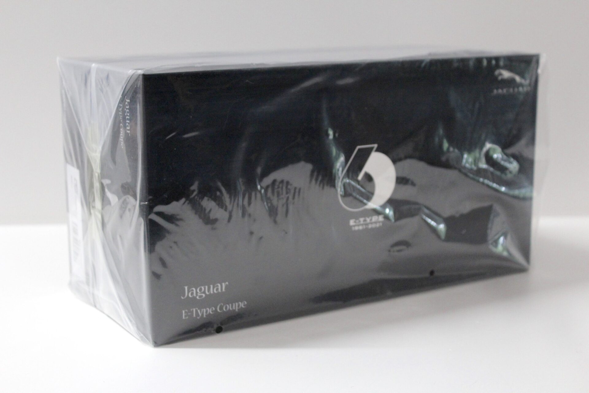 1:18 Kyosho Jaguar E-Type Coupe RHD Dark green - Diecast/ openings