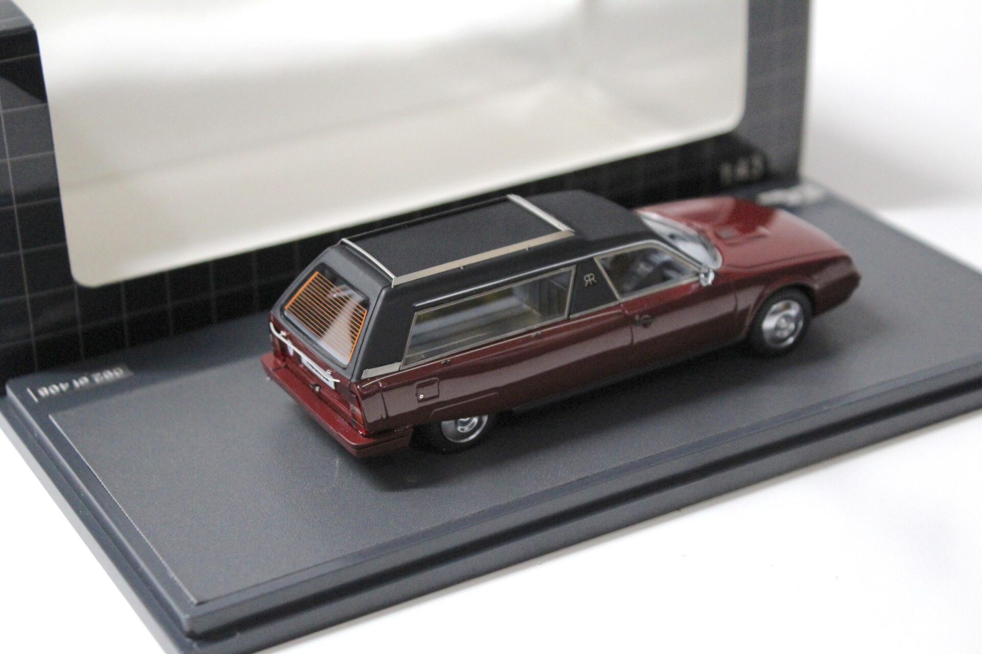 1:43 Matrix 1985 Citroen CX Heuliez CX Corbillard Hearse maroon red