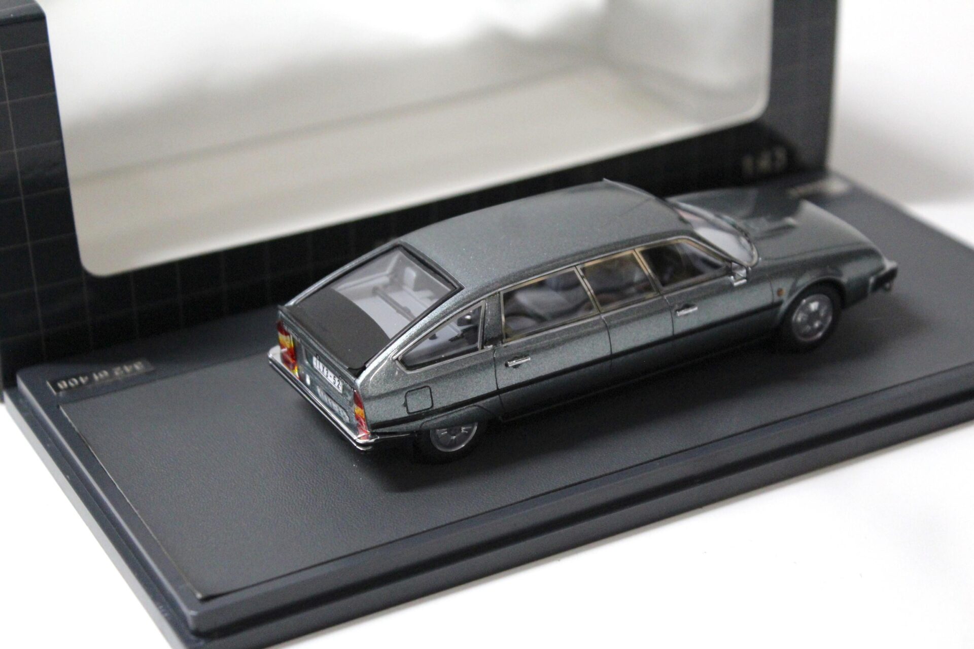 1:43 Matrix Citroen CX Nilsson Limousine DDR grey metallic