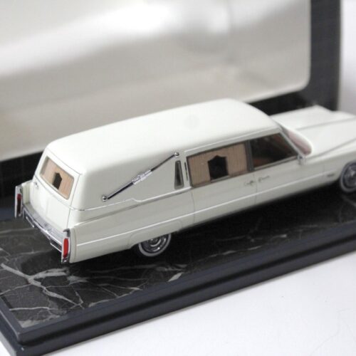 1:43 Matrix 1976 Cadillac Superior Sovereign Regal Landaulet Hearse white