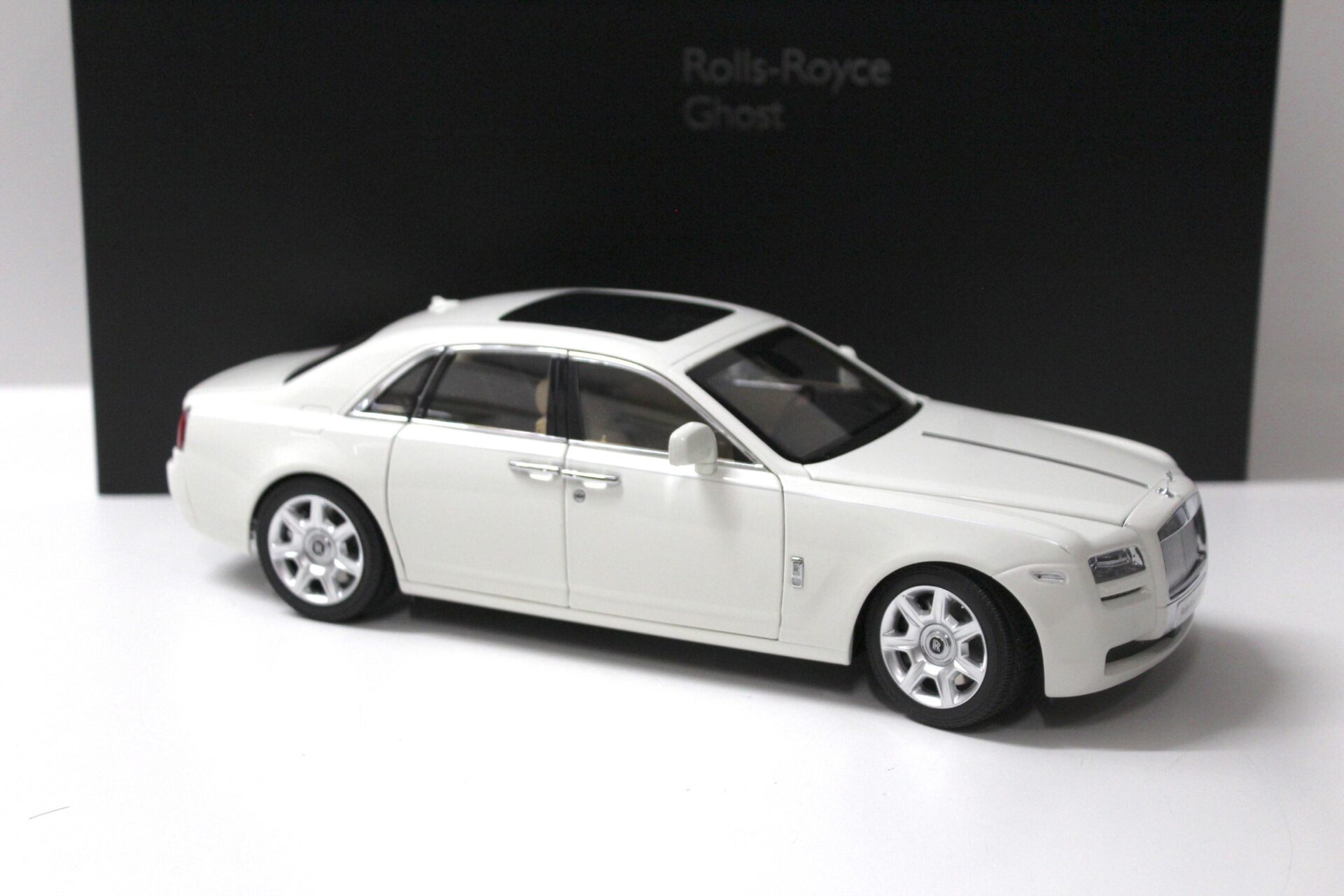 1:18 Kyosho Rolls Royce Ghost english white