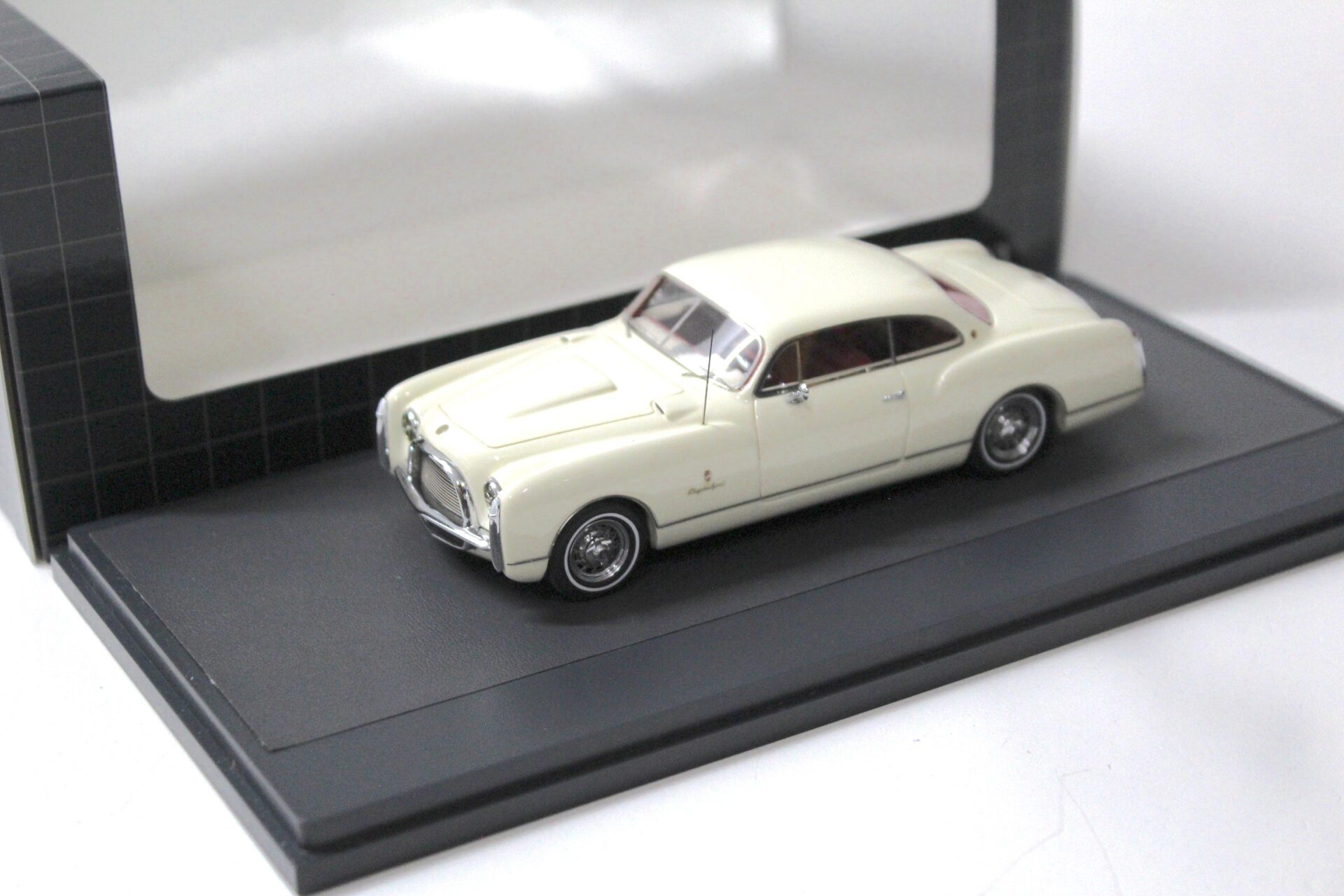 1:43 Matrix 1953 Chrysler Ghia C.B. Thomas Special white