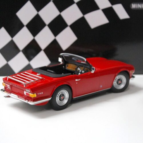 1:18 Minichamps Triumph TR6 Roadster 1969 RHD red