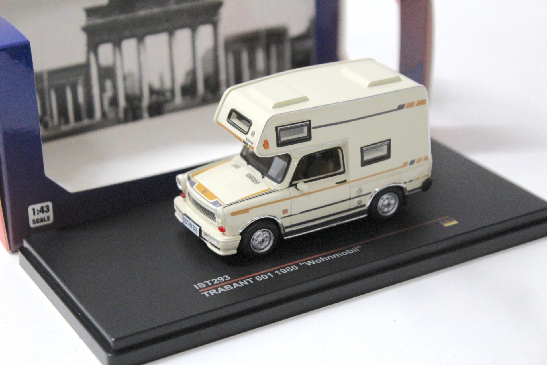 1:43 IST Models Trabant 601 Wohnmobil 1980 beige