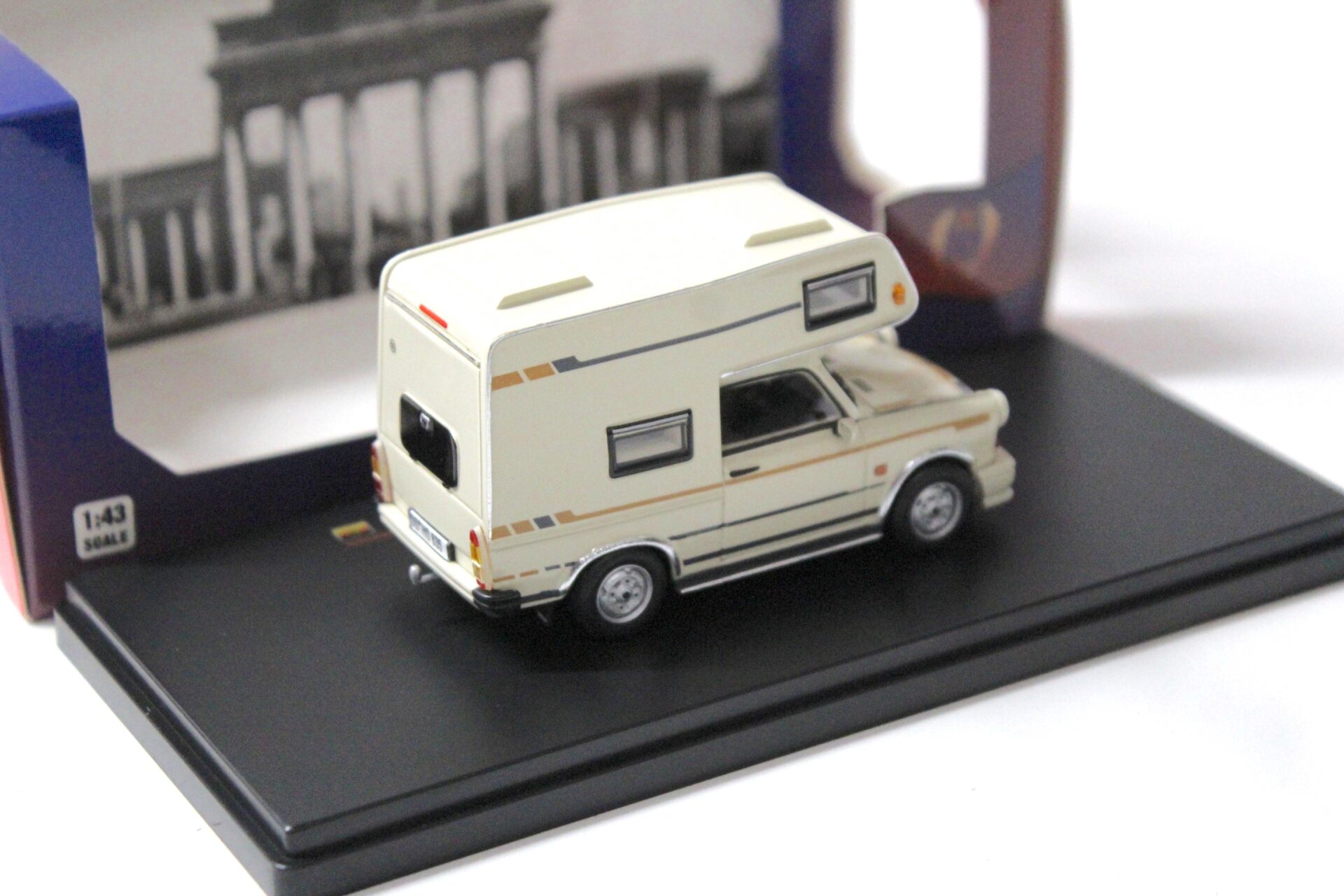 1:43 IST Models Trabant 601 Wohnmobil 1980 beige