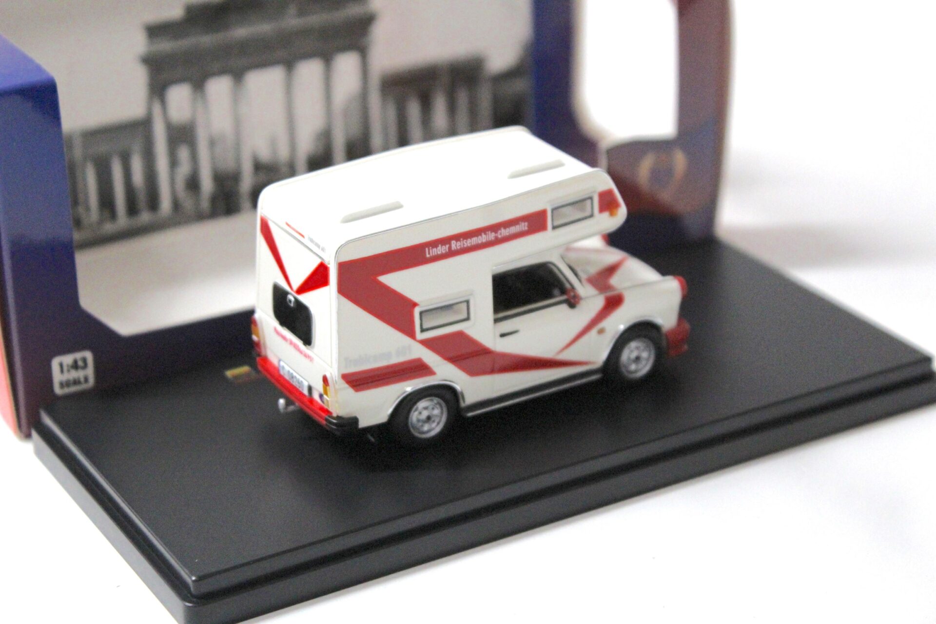 1:43 IST Models Trabant 601 Wohnmobil 1980 white/ red